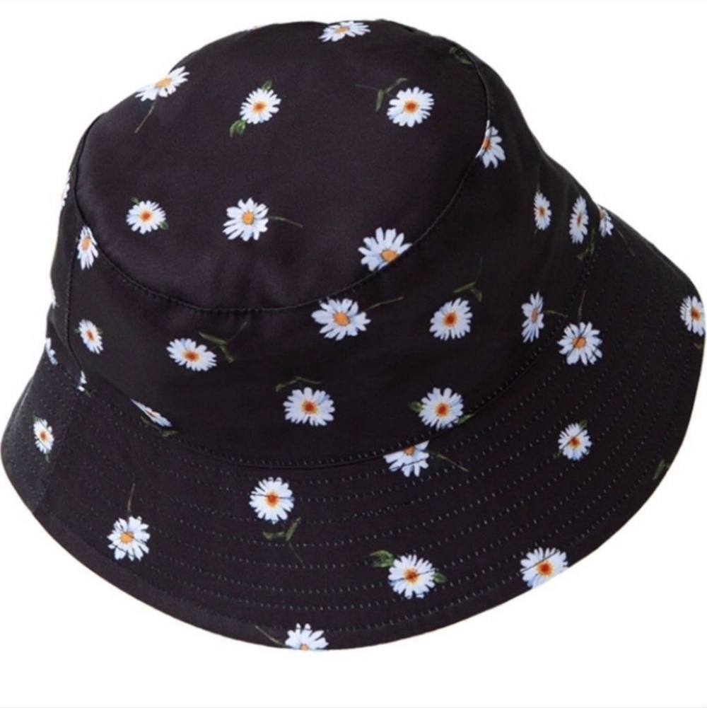 Alice + Olivia Daisy Bucket Hat Reversible Alice Olivia